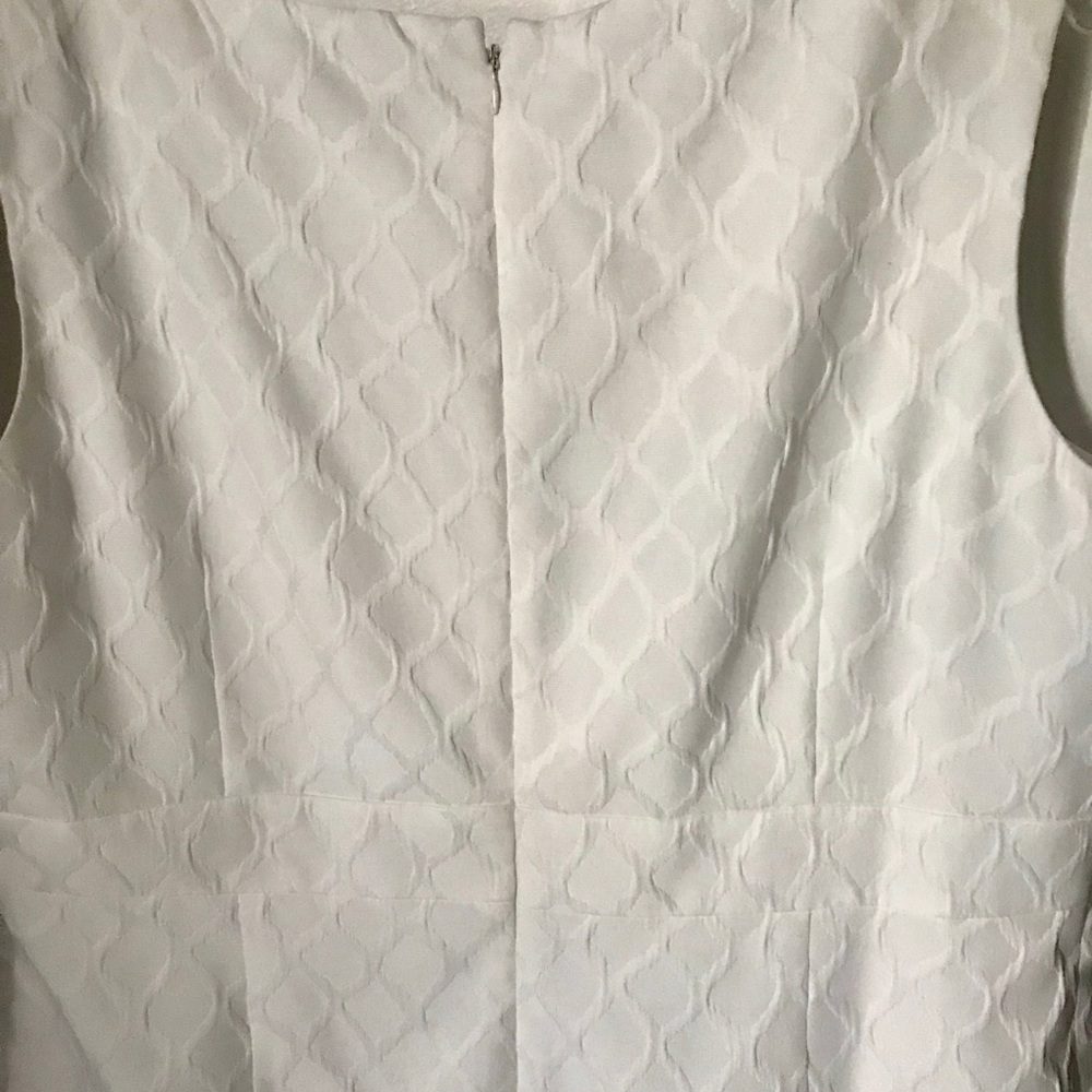 CREAM SHIFT DRESS - Picture 4 of 7